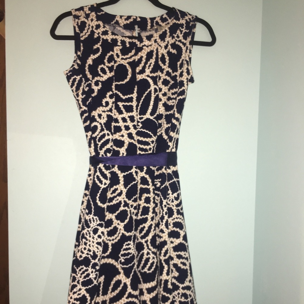 sleeveless dress